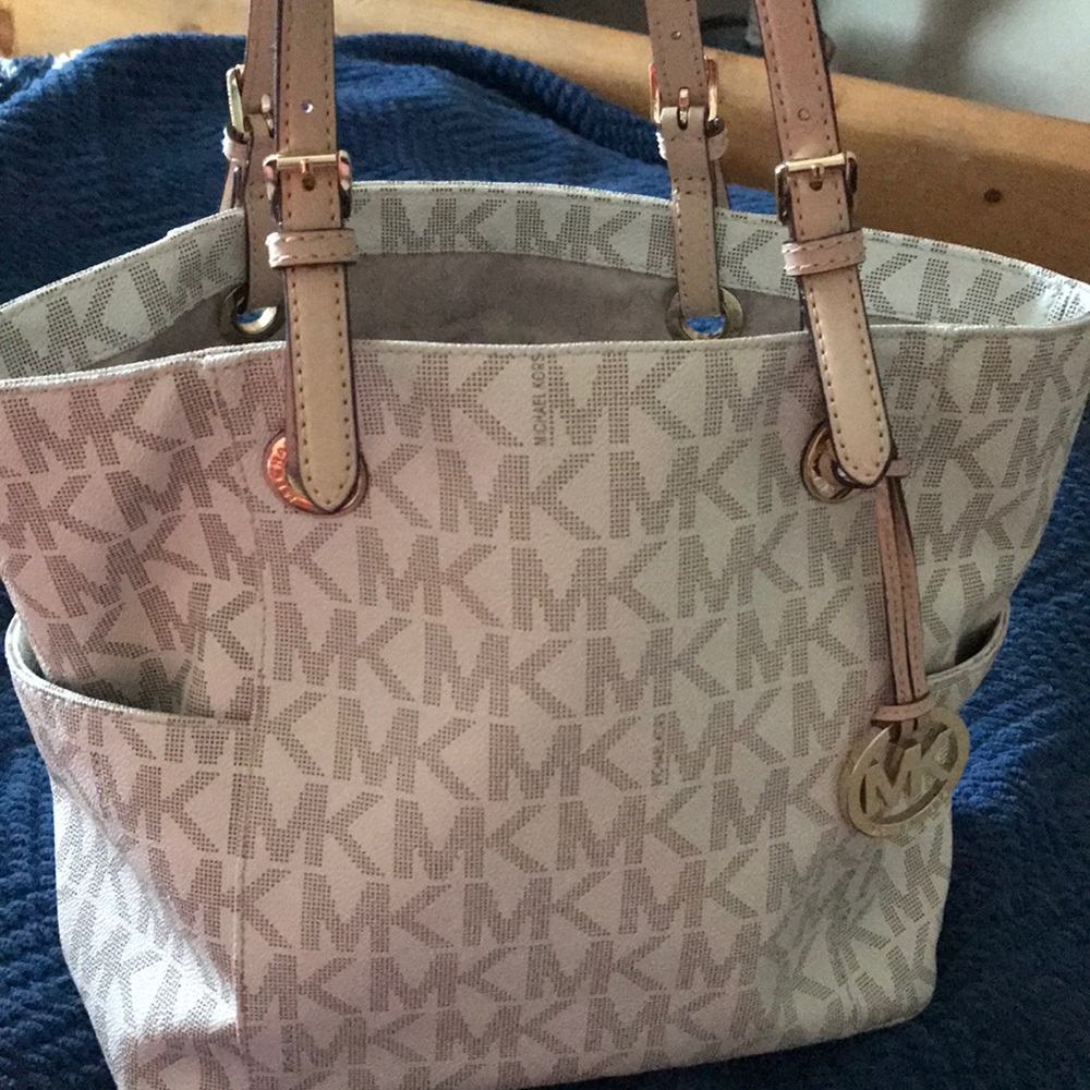 Michael Kors Jet Set Tote